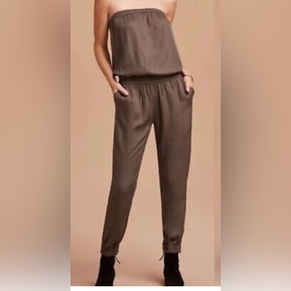 EUC Talulah of Aritzia chambray blue 10% lyocell jogger style jumpsuit